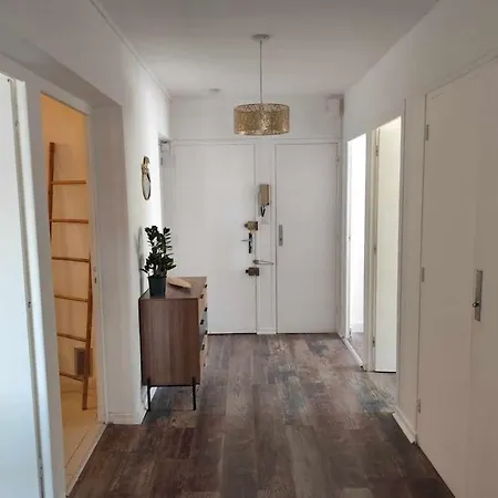 Apartment Laya *